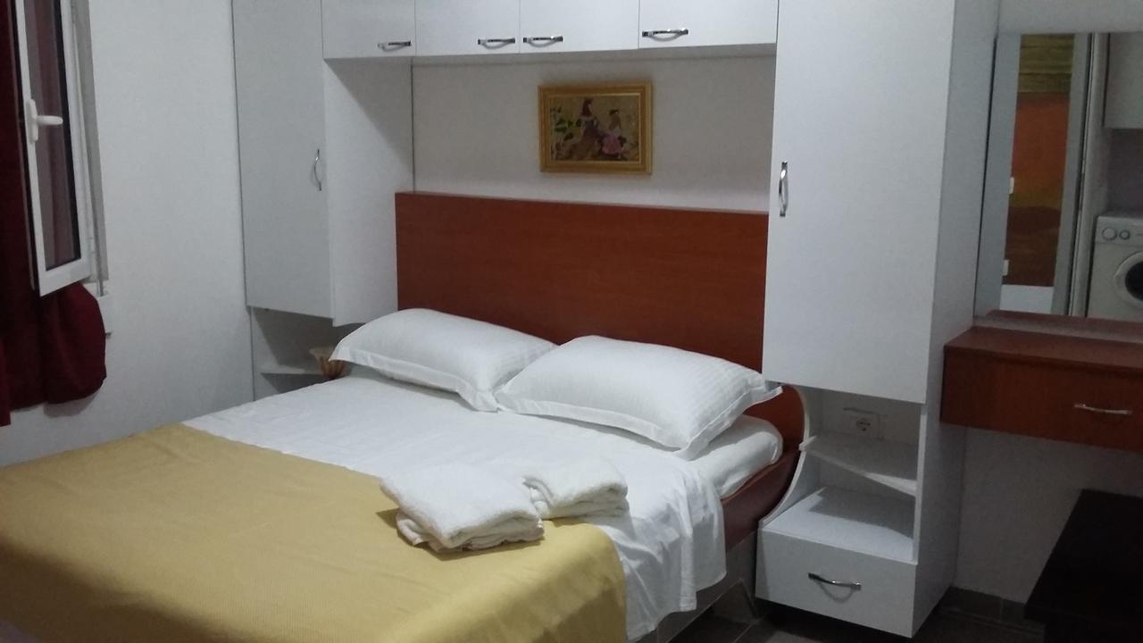 Villas Apartments Shahaj Влёра Экстерьер фото