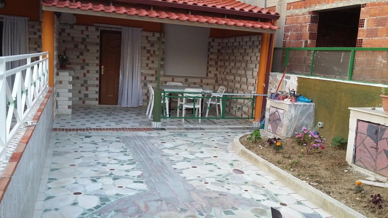 Villas Apartments Shahaj Влёра Экстерьер фото